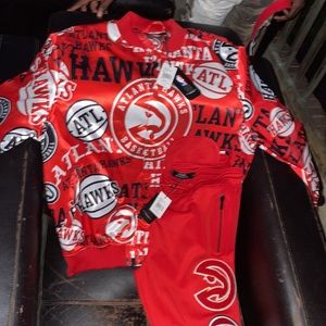 jacket size: 2XL                joggers size: XL